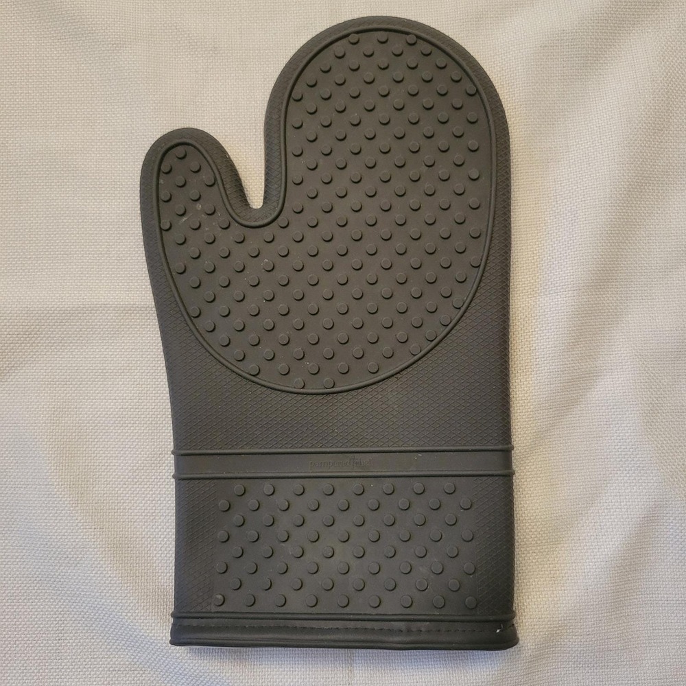 Pampered Chef Oven Mitt Gray Silicone Heat Resistant Textured Kitchen Gift